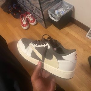 Travis Scott Lows Reverse Mochas